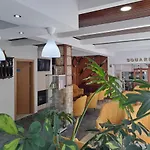 Square Hotel Serta
