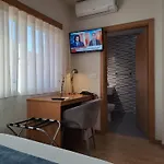 Hotel Square 2*
