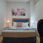 Square Serta