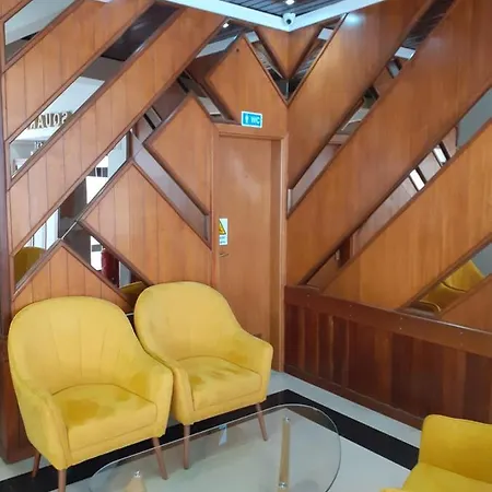 Square Hotel 2*