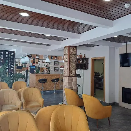 Hotel Square 2*