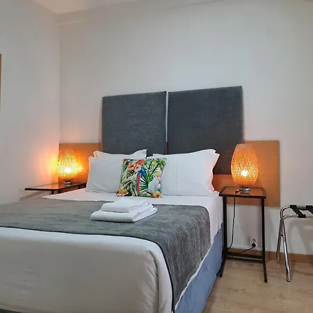 Square Hotel 2*