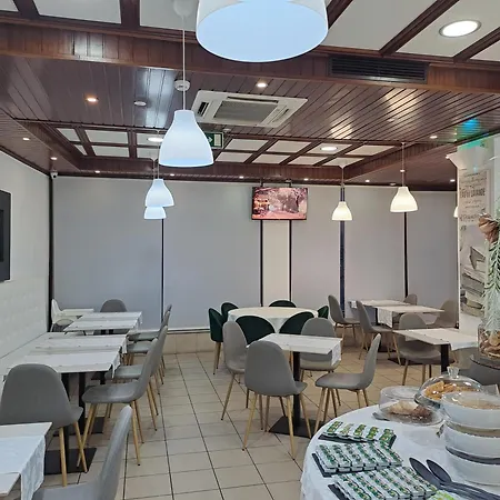 Square Hotel 2*