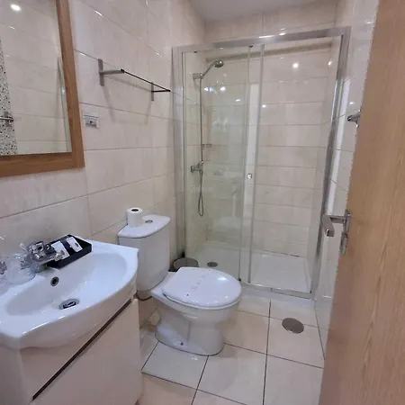 Hotel Square 2*