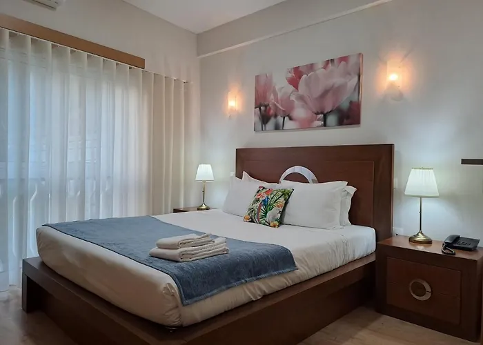 Otel Square 2*